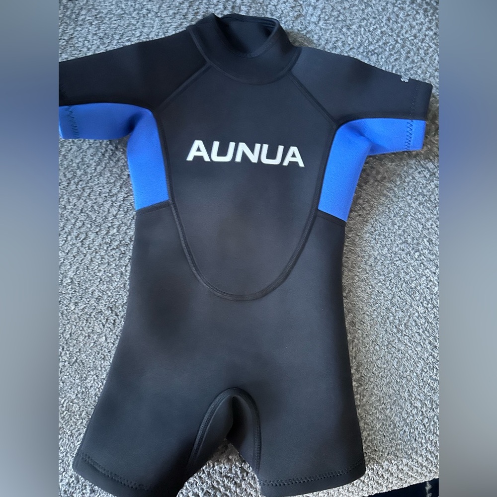 Aunua 3MM Shorty Wetsuit BlackBlue, size 3T-4T